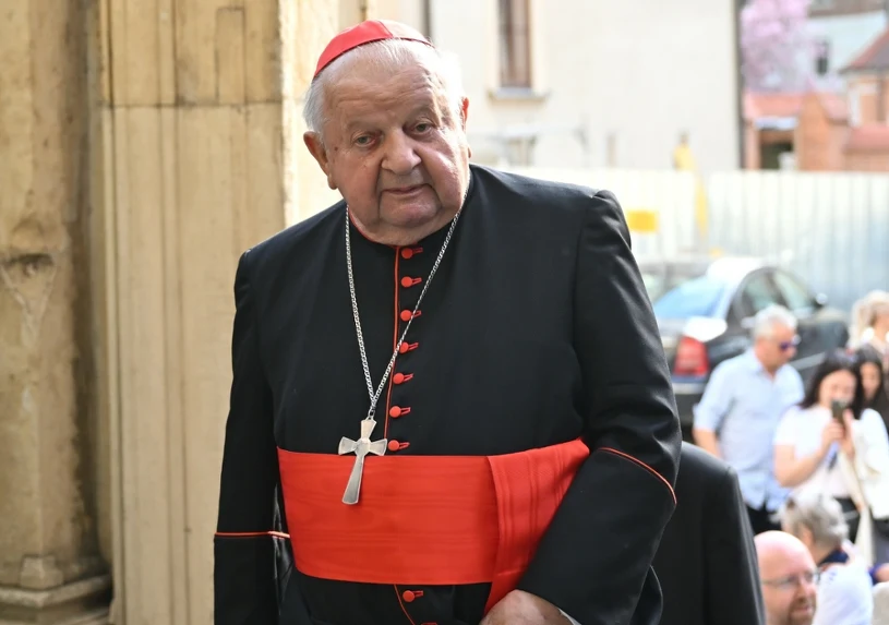 Kardynał Dziwisz nie chce stawić się w sądzie. Wysłał pismo