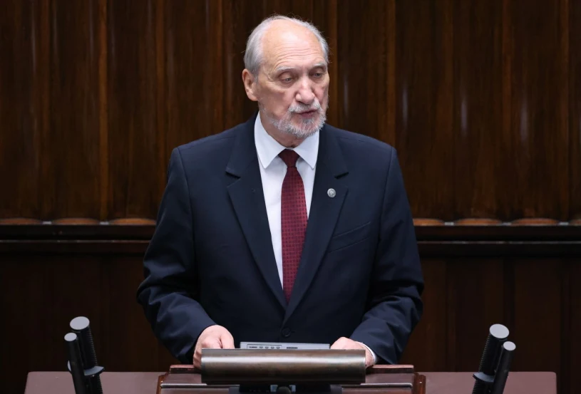 "Działali na rzecz Putina". Antoni Macierewicz oskarżył policjantów