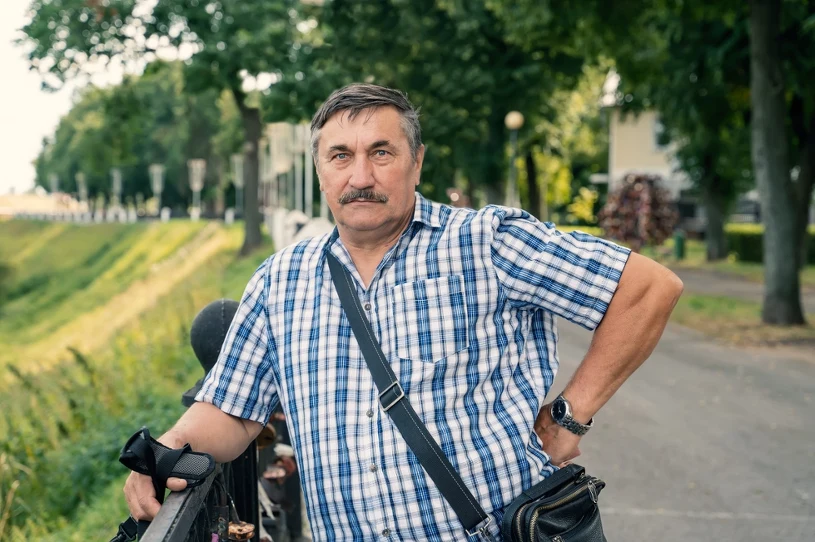 Seniors over 60 risk heatstroke sightseeing at midday — avoid peak hours
