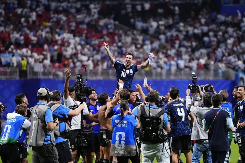 Debata o zarobkach lekarzy i piłkarzy przy okazji mundialu