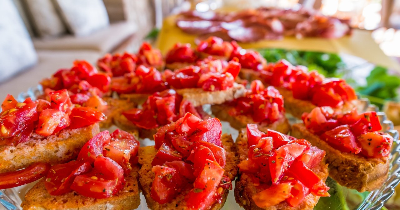 Bruschetta z pomidorami to mój letni hit. Prosty przepis zawsze wychodzi