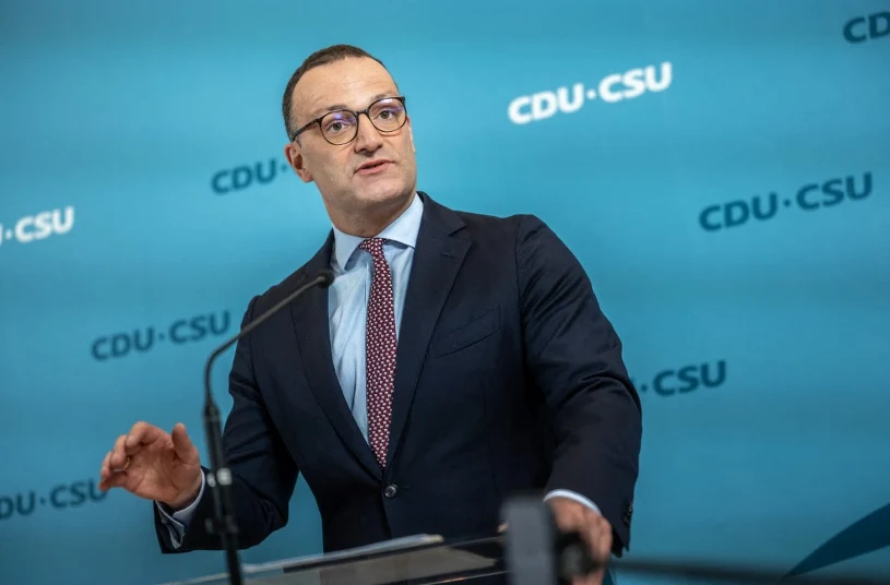 Jens Spahn z CDU skorzystał z surogacji w USA – zarzuty o podwójne standardy
