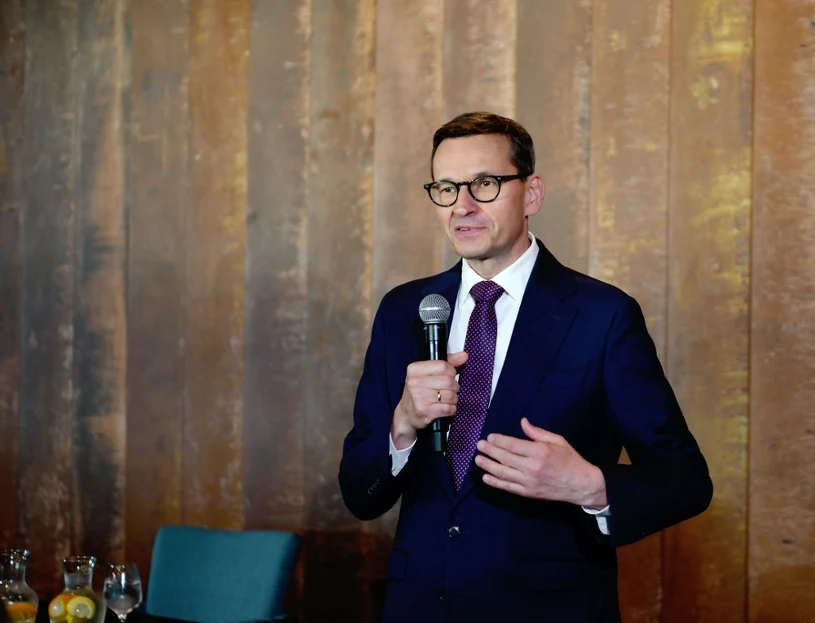 Na jakie poparcie mogłaby liczyć nowa partia Morawieckiego? Jest sondaż