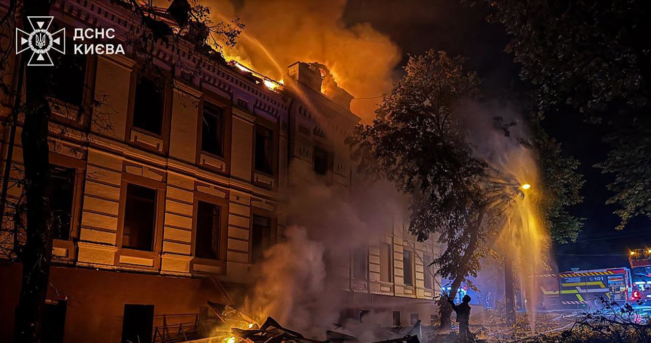 Rosjanie uderzyli w Kijów. Potężne straty, płonie kilka dzielnic