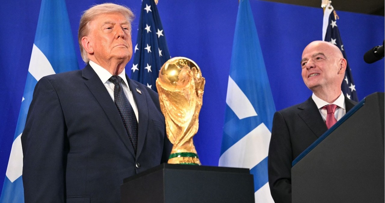 Szef FIFA ponownie pod ostrzałem. Wypominają mu relację z Trumpem
