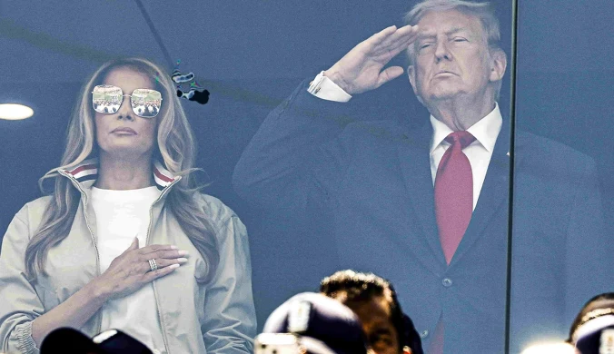 Tajemnicza postać za Melanią Trump na mundialu. Nie mogą jej rozpoznać