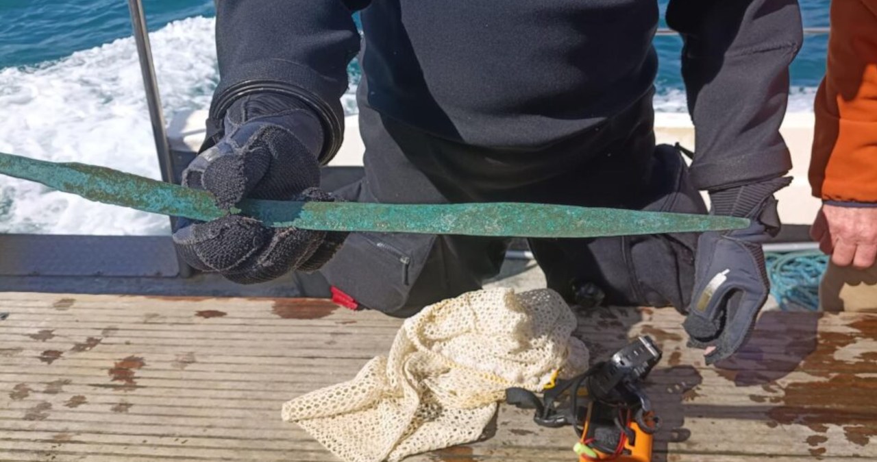 Przez dekady przeszukiwali wybrzeża Anglii. Teraz znaleźli starożytny miecz