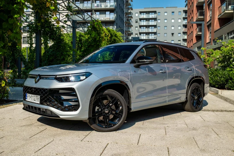 Ogromny SUV za 283 tys. zł. Po 1000 km wiem, czym broni tej ceny