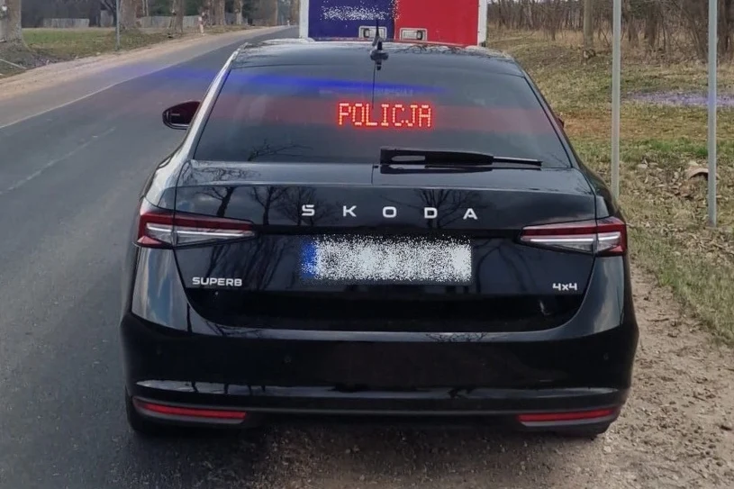 Kuriozalna kontrola policyjna. Czy kierowcy wolno używać Yanosika?
