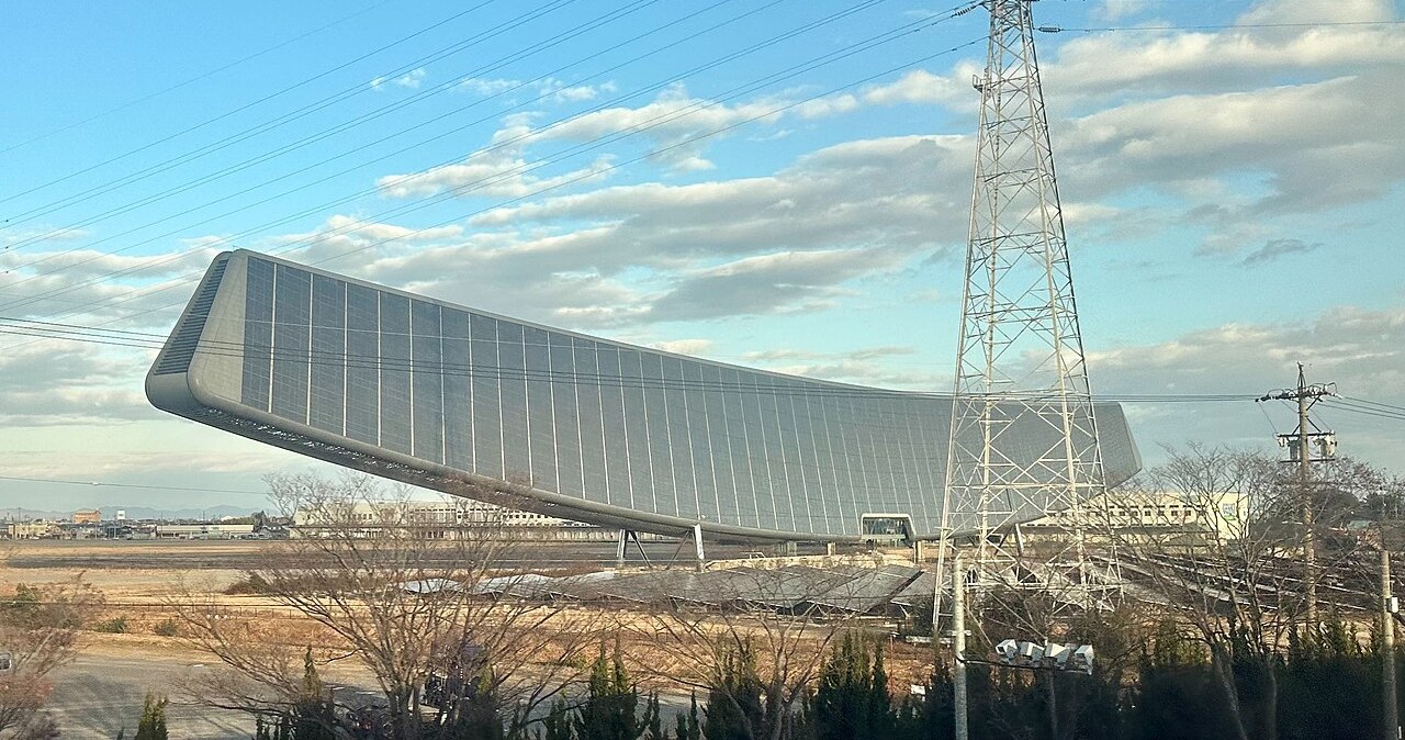 315 m długości i 5 tys. paneli. Zrównają z ziemią słynny Solar Ark