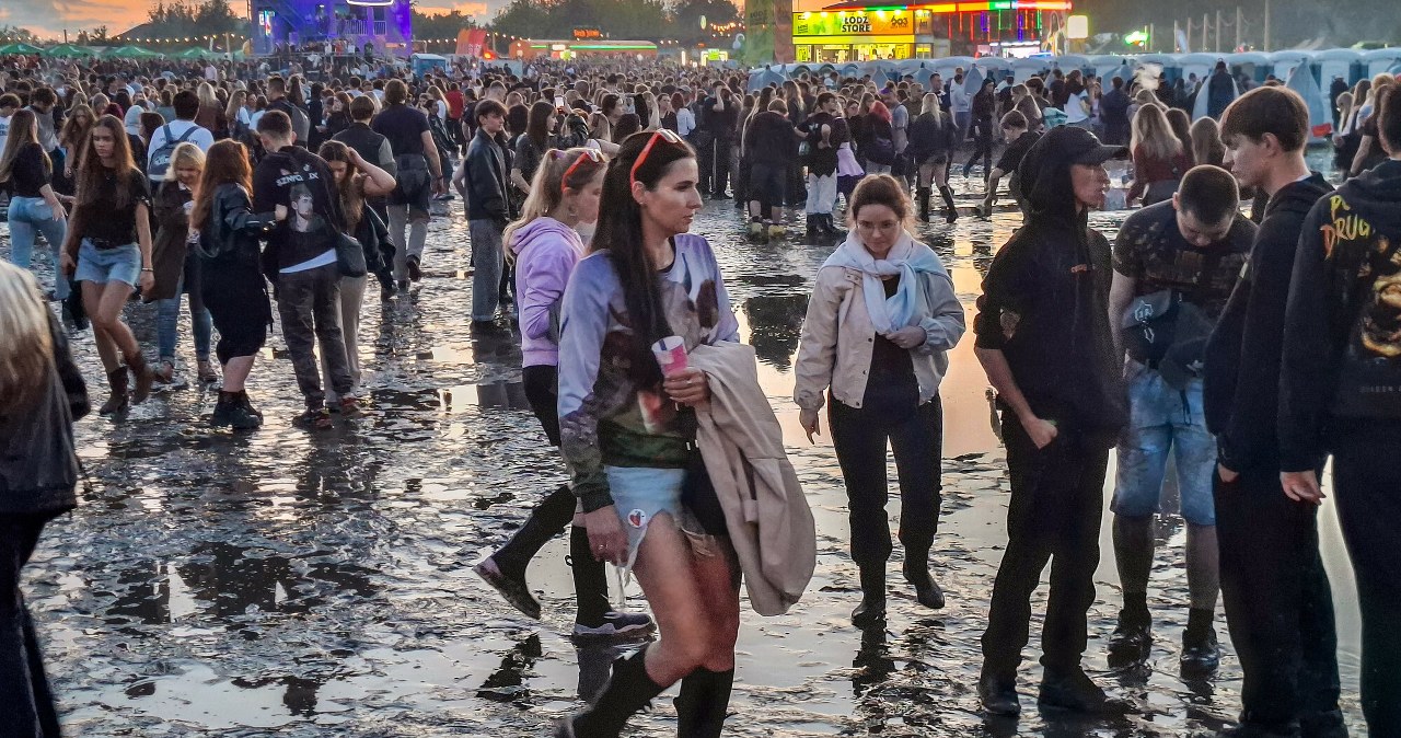 Rozwścieczony tłum próbował pokonać bramy festiwalu. Interweniowała policja