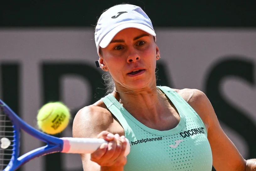 Linette przegrywa z Fernandez 1:6, 4:6 w WTA 500 w Waszyngtonie