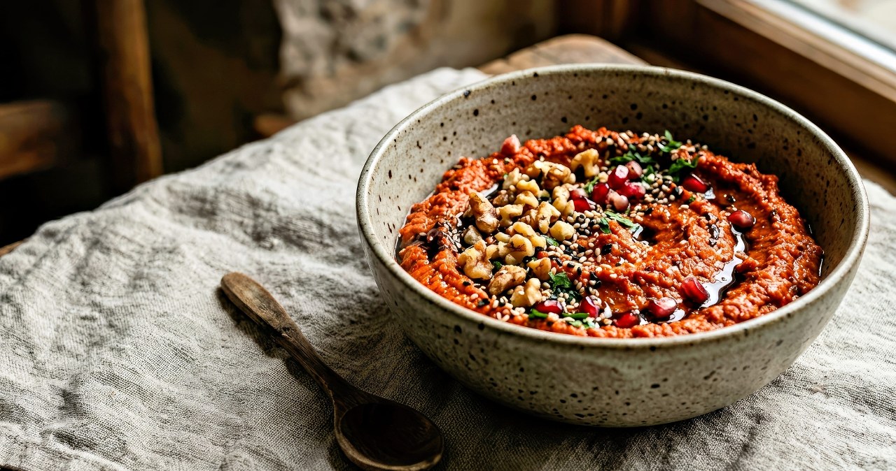 Ta pasta do chleba bije na głowę humus i ajwar. Jest obłędnie smaczna
