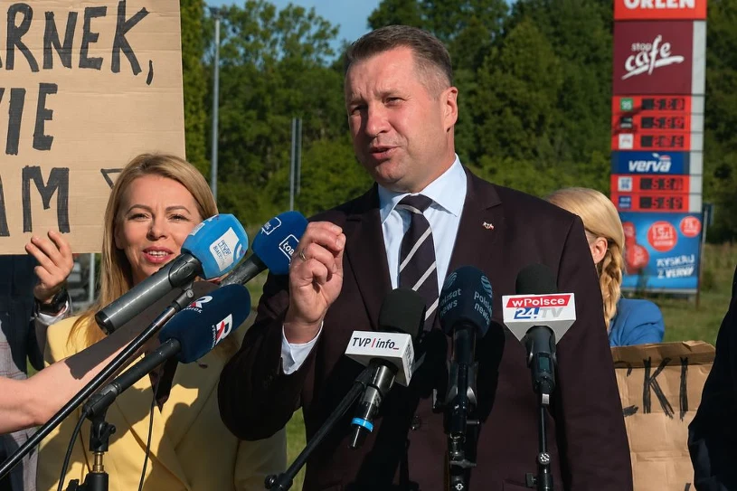 Krzyki i transparenty, konferencja Czarnka przerwana. "Szczyt bezczelności"