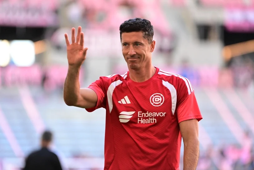 Miał trafić do Chicago Fire, Lewandowski czekał. Nagłe wieści o Barcelonie