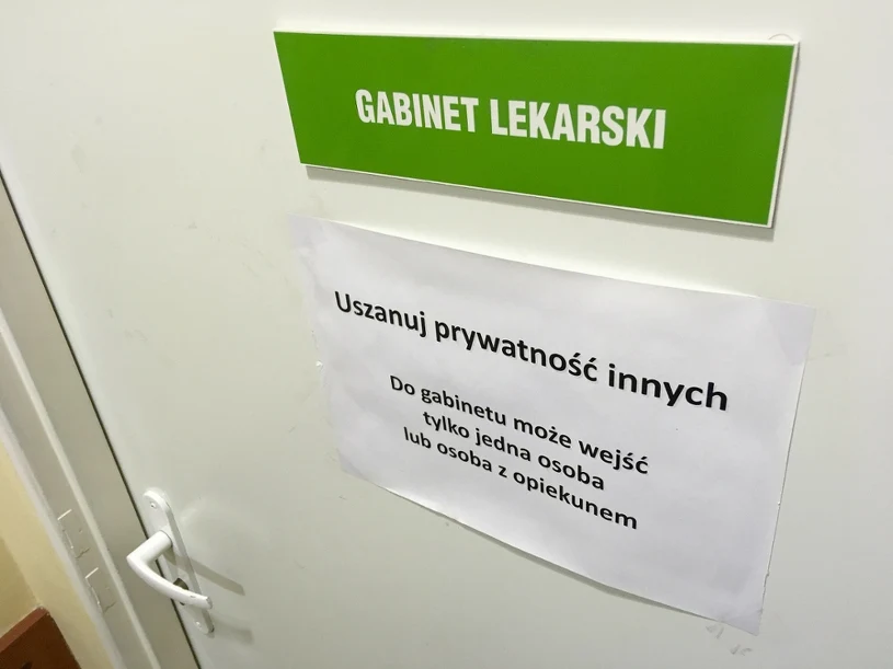 Poles take sick leave on Fridays and Mondays to extend the weekend