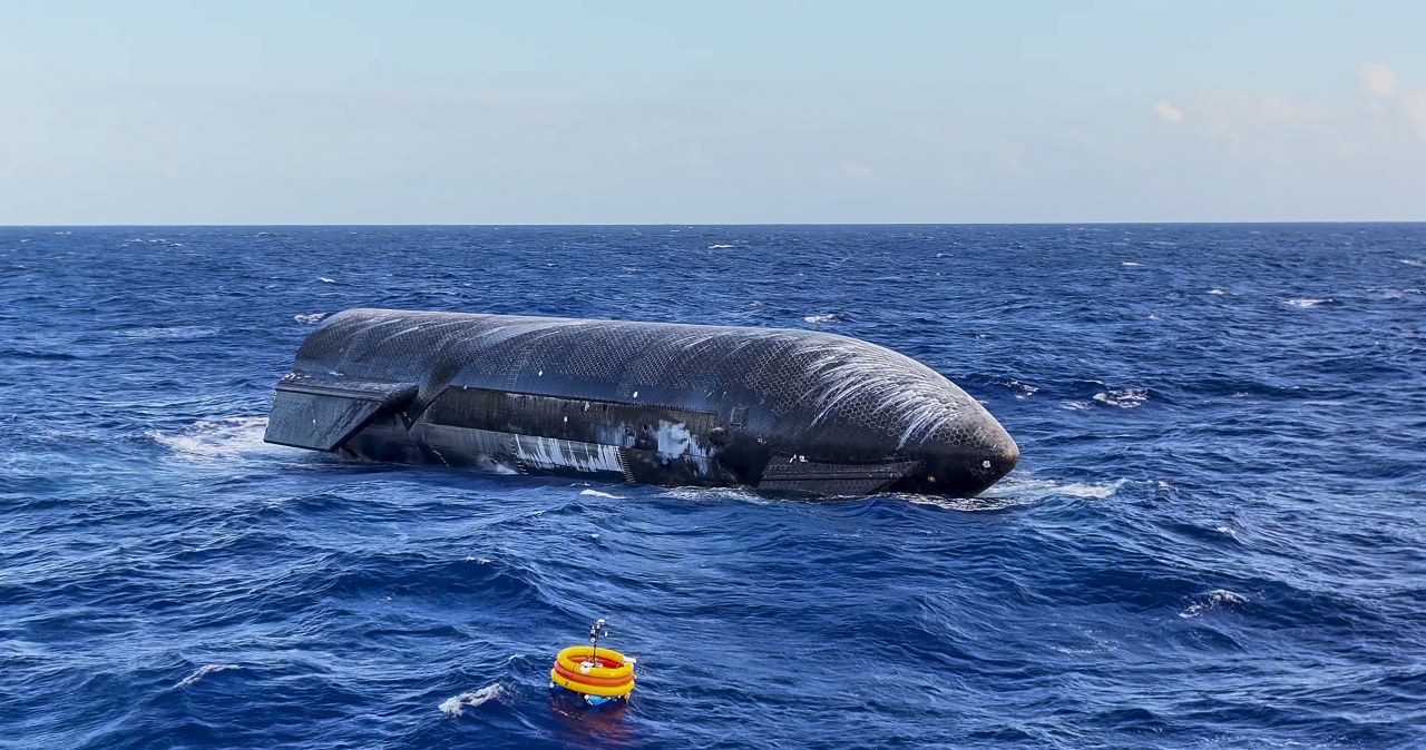 Starship przez cały czas w wodzie. SpaceX nie wyłowiło go od kilku od lądowania