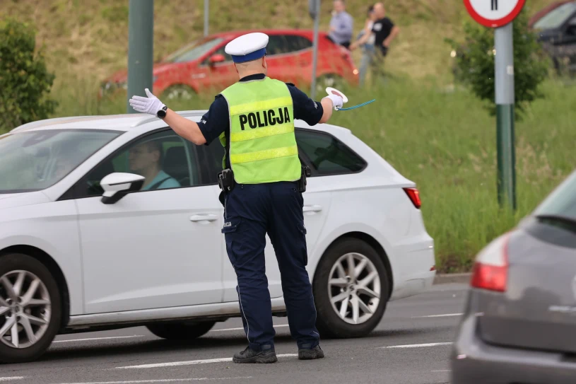 Jedziesz o 1 km/h za gwałtownie i mandat. Policjant choćby nie mierzy prędkości