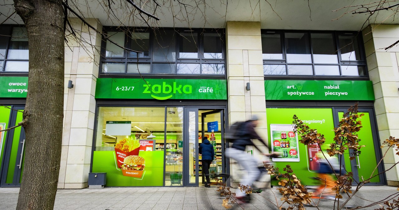 Żabka jednak idzie na sprzedaż. Ale nie kupią jej Japończycy