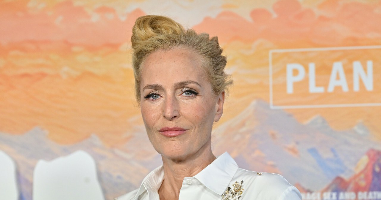 Gillian Anderson zachwyciła na premierze. Kwiatowa kreacja to hit