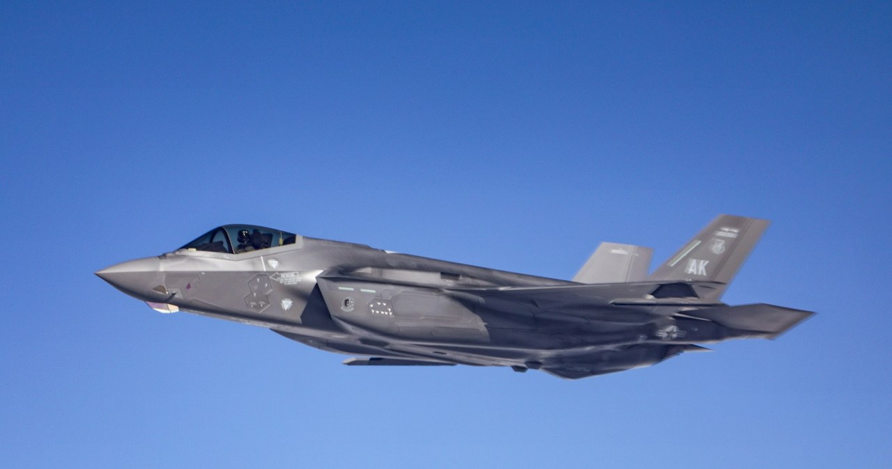 Wypadek na terenie słynnej bazy w USA. F-35 nagle runął