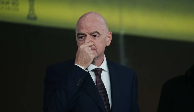 Szef FIFA się poddał. Świat reaguje na oświadczenie. "Globalny cios" 