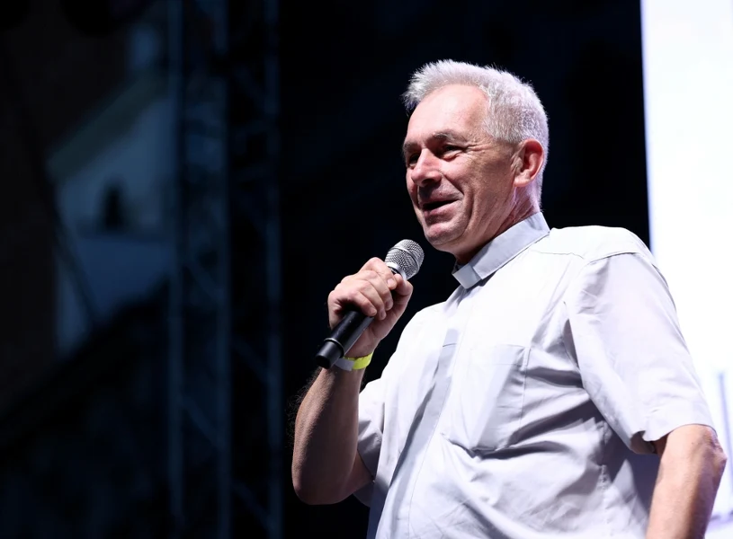 Ksiądz z kościelnym zakazem na spotkaniu z młodzieżą. Kuria reaguje