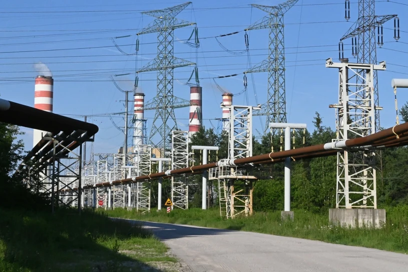 Upał ogranicza prace elektrowni. Tusk: Sytuacja jest pod kontrolą