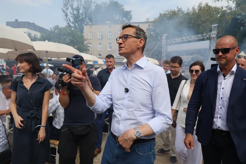 PiS wysłało szpiegów i SMS-y? Za kulisami grilla Morawieckiego
