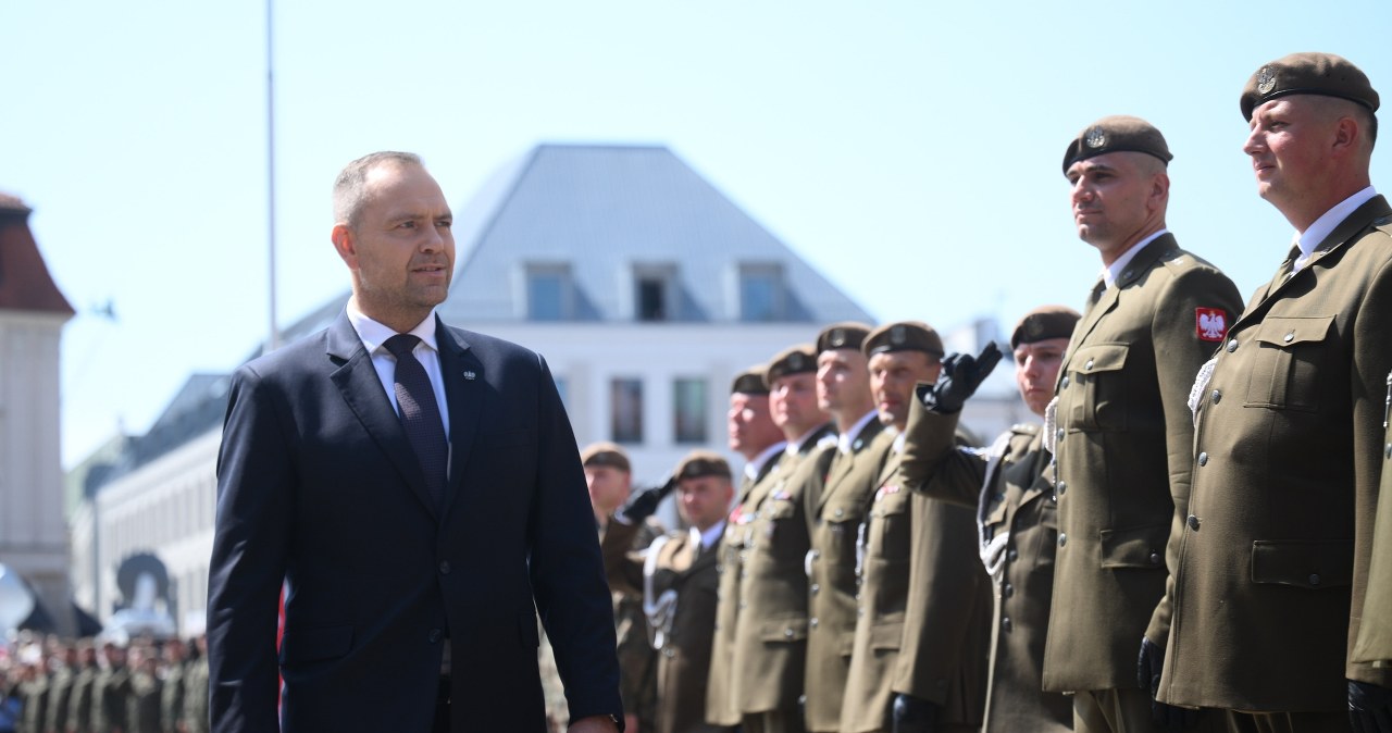 Prezydent spraw prawicy i swojej kariery. Rok Karola Nawrockiego