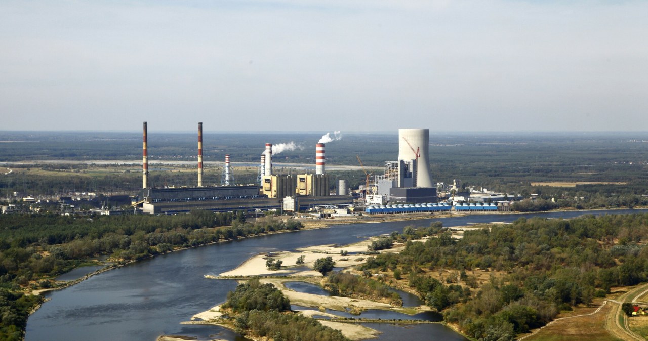Elektrownie ograniczają prace przez upały. "Sytuacja jest bardzo trudna"