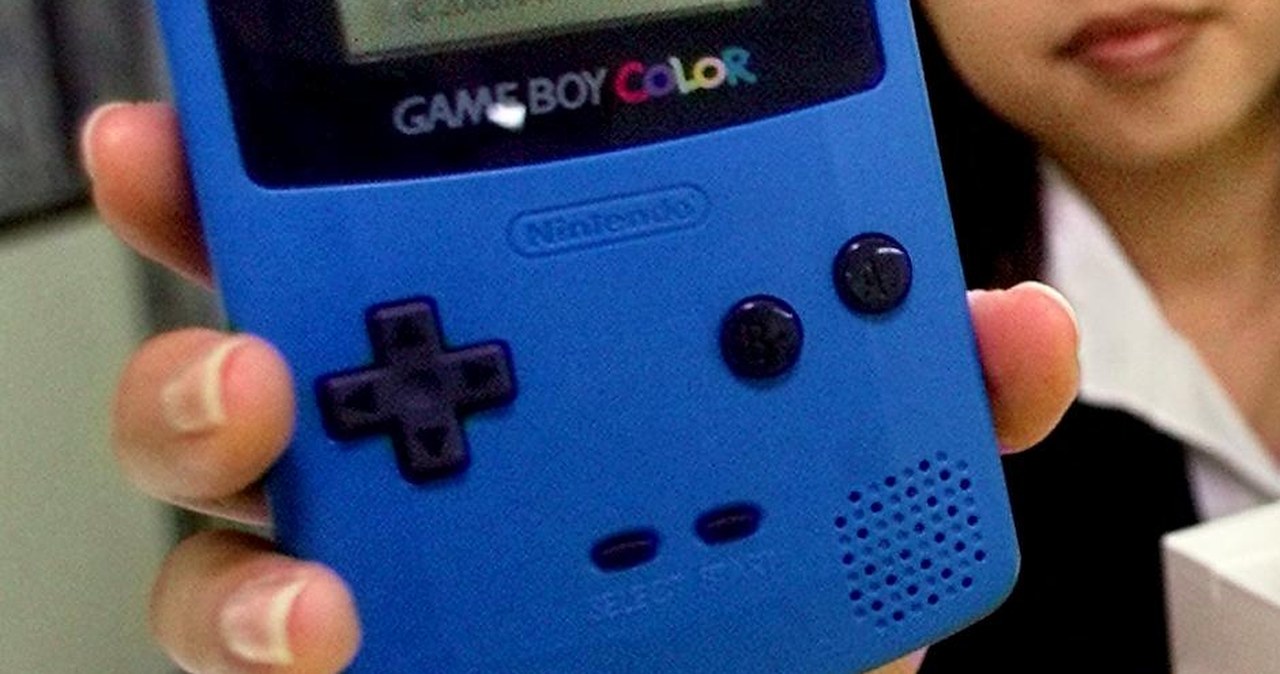 To nie jest zwykły zegarek. W środku działa kultowy Game Boy Color