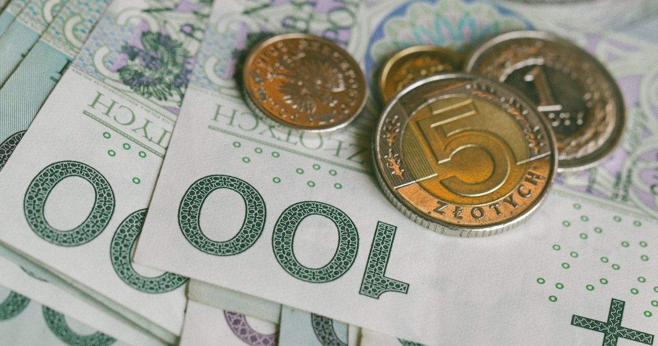 Odprawa dla najmniej zarabiających. Ile wynosi? W 2027 r. będzie podwyżka Odprawa dla najmniej zarabiających. Ile wynosi? W 2027 r. będzie podwyżka
