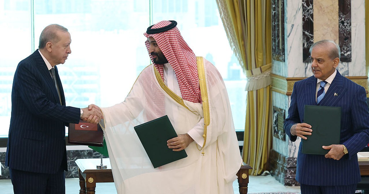 Bliski Wschód. Turcja, Arabia Saudyjska i Pakistan zawarły sojusz obronny Bliski Wschód. Turcja, Arabia Saudyjska i Pakistan zawarły sojusz obronny