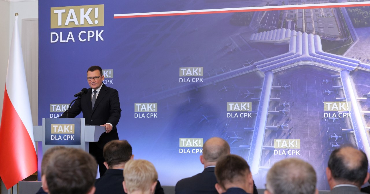 CPK kontra Port Polska. "Deklarowany termin coraz mniej możliwy do utrzymania"