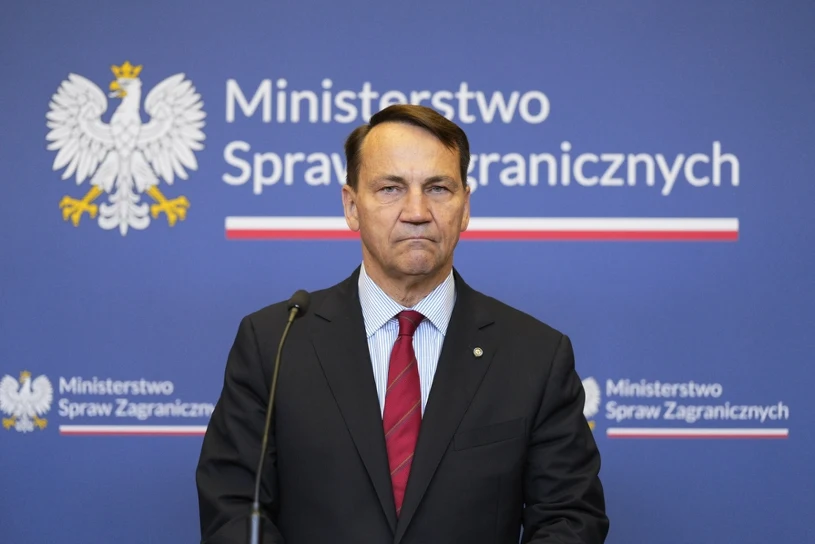 Zacharowa uderzyła w Nawrockiego, zareagował Sikorski. "Prawda jest taka"