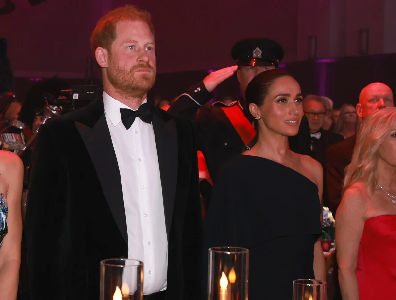 Meghan zdecydowanie olśniła. Uwagę przyciągnęło nie tylko jej nagie ramię