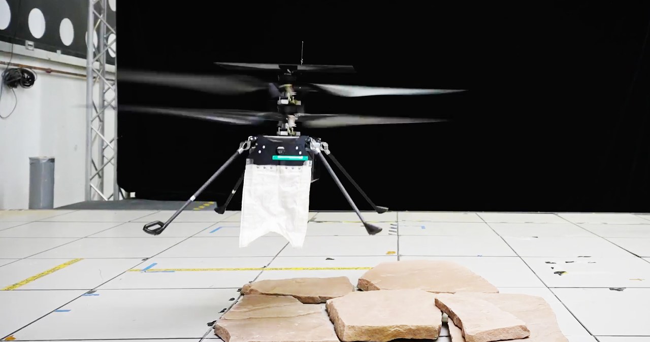 Nowe helikoptery marsjańskie mają peleryny. NASA testuje nowy system