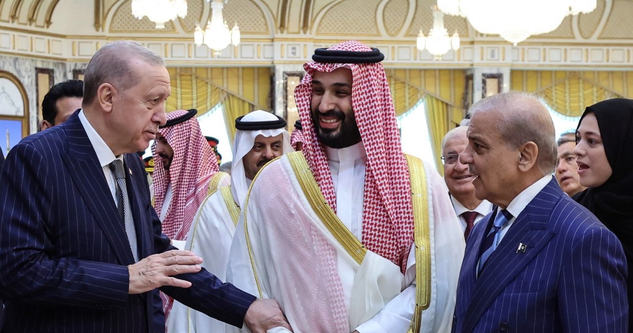 Cieśnina Ormuz. Turcja, Arabia Saudyjska i Pakistan biorą sprawy w swoje ręce Cieśnina Ormuz. Turcja, Arabia Saudyjska i Pakistan biorą sprawy w swoje ręce