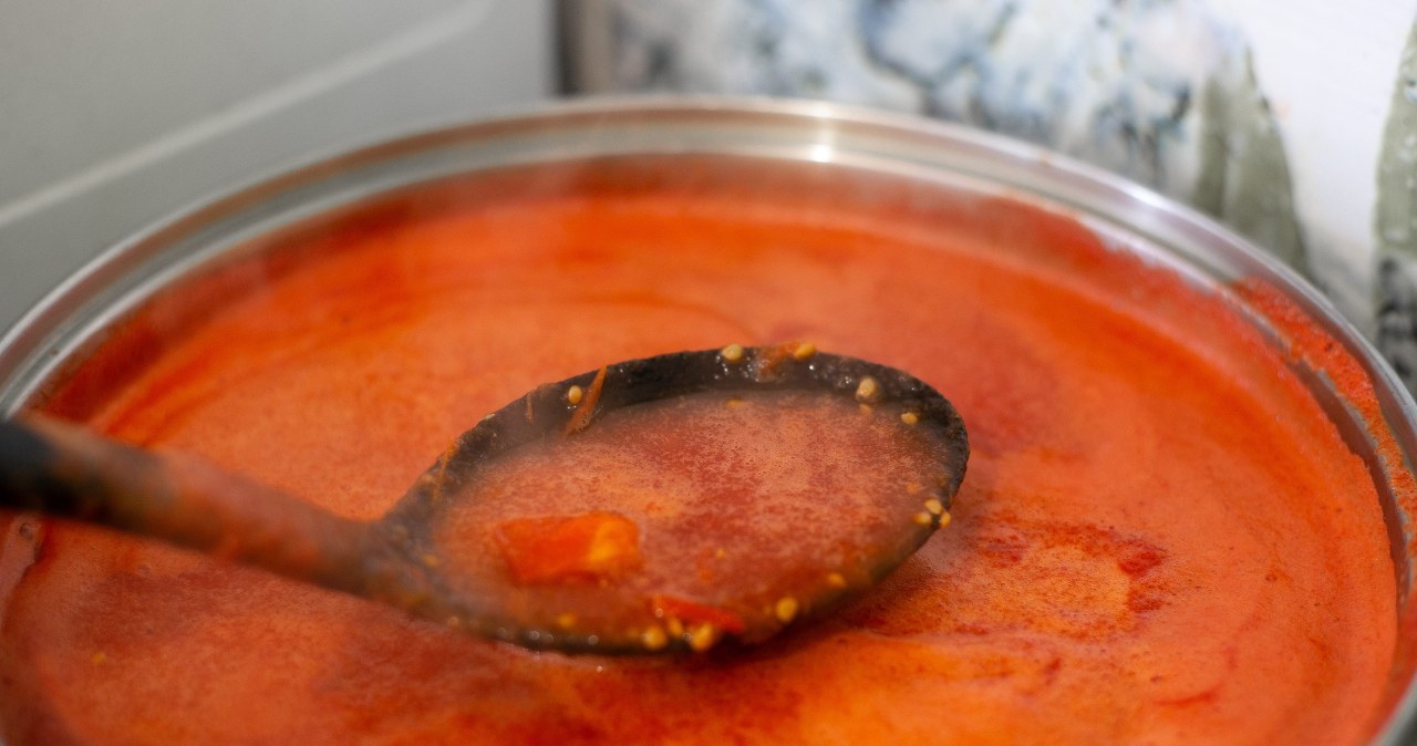 Pomidorówka smakuje o niebo lepiej. Sekret tkwi w prostym dodatku