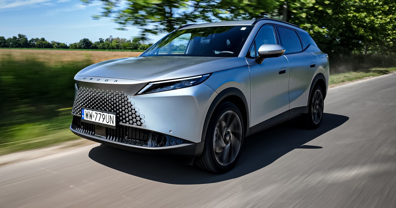Omoda 7 Super Hybrid to chińskie premium za 170 tys. zł. Spalanie 4,6 l/100 km