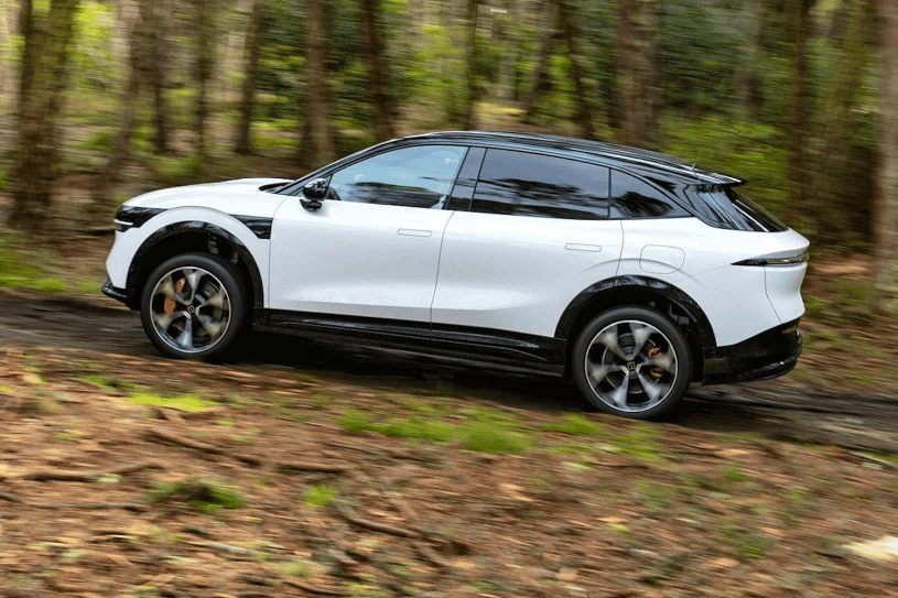 Chiński SUV zapalił się przy ładowarce. Zeekr 7X z problemem