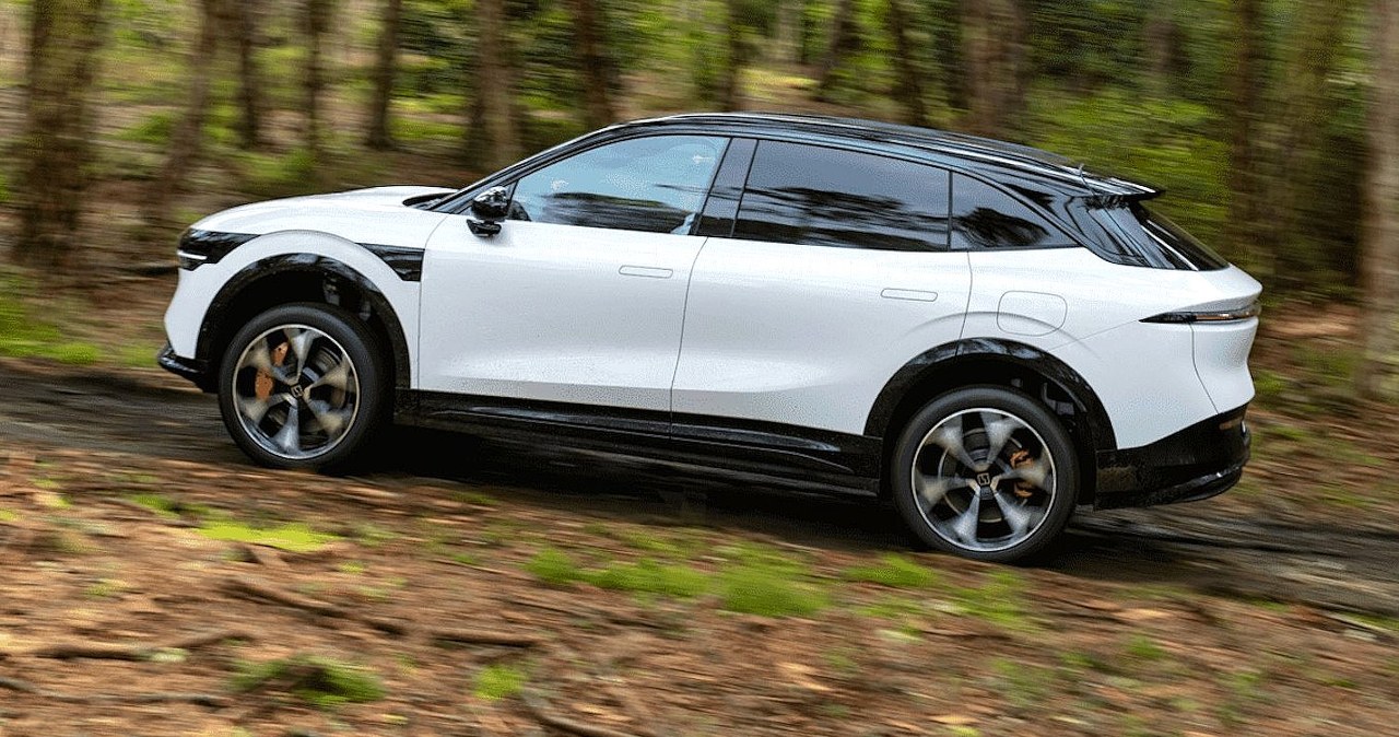 Chiński SUV zapalił się przy ładowarce. Zeekr 7X z problemem