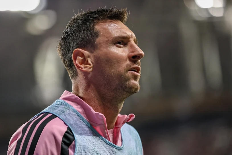 Paparazzi Gate-Crash Messi's Father's Funeral — Lawsuit Planned