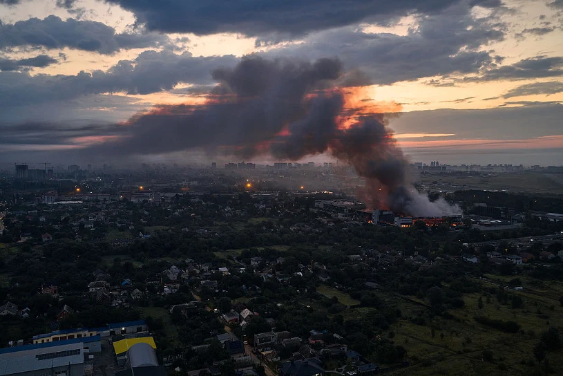 Rosyjskie rakiety spadły na Kijów. "Ukryjcie się"