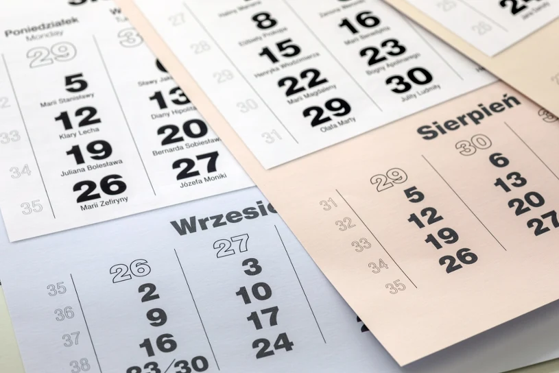 Kalendarz dni wolnych na 2027 rok. Tak zaplanujesz więcej urlopu