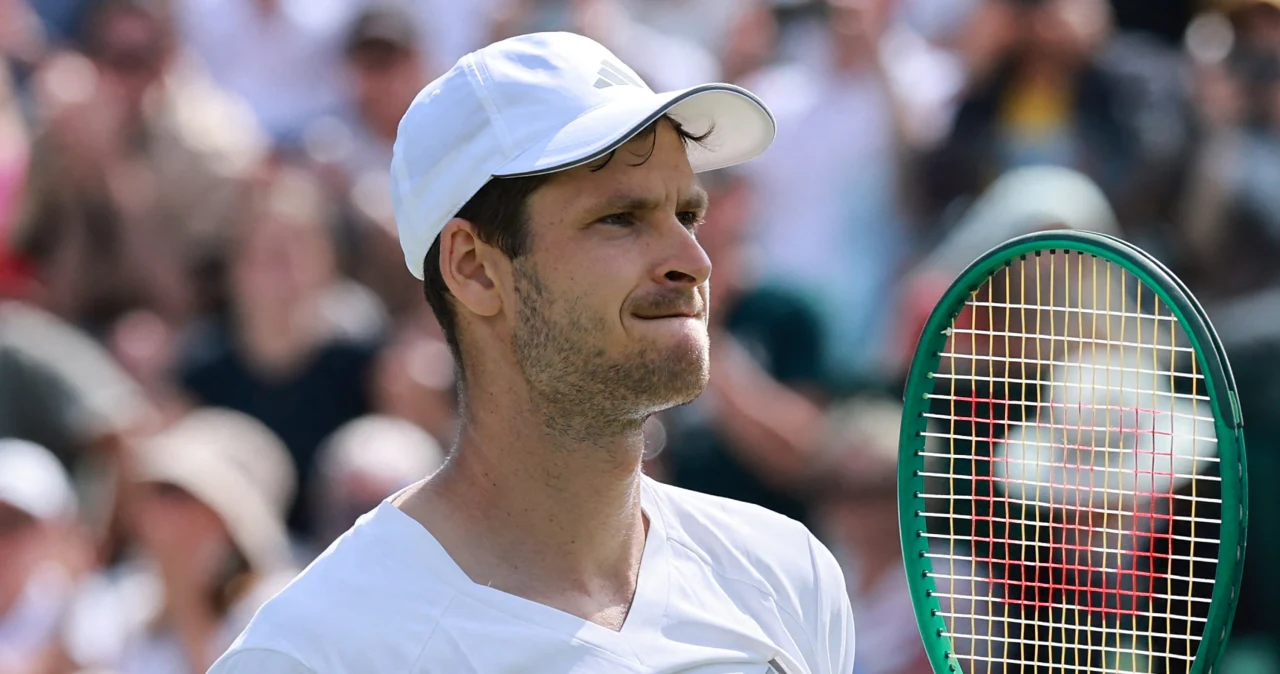 Alexander Shevchenko - Hubert Hurkacz w meczu 1. rundy turnieju ATP 250 w Chengdu. Relacja na żywo