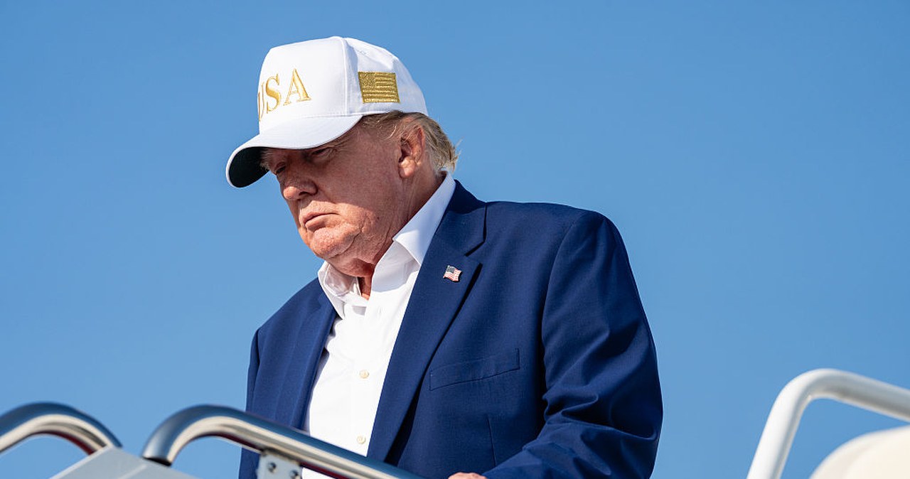 Media: Trump w obawie o życie zmienił samolot. Prezydent USA potwierdza