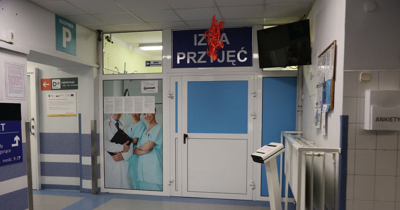Chirurgia, położnictwo, okulistyka. Szpitale wygaszają stopniowo oddziały