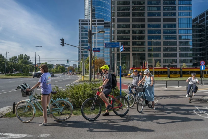 Cyclist fines in 2026: how much for running a red light or cycling drunk?